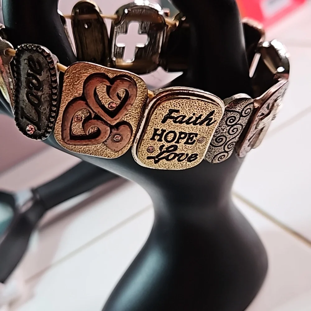 7" Stretch Bible VerseCeltic Charm Bracelet- Beautiful - Picture 4 of 9